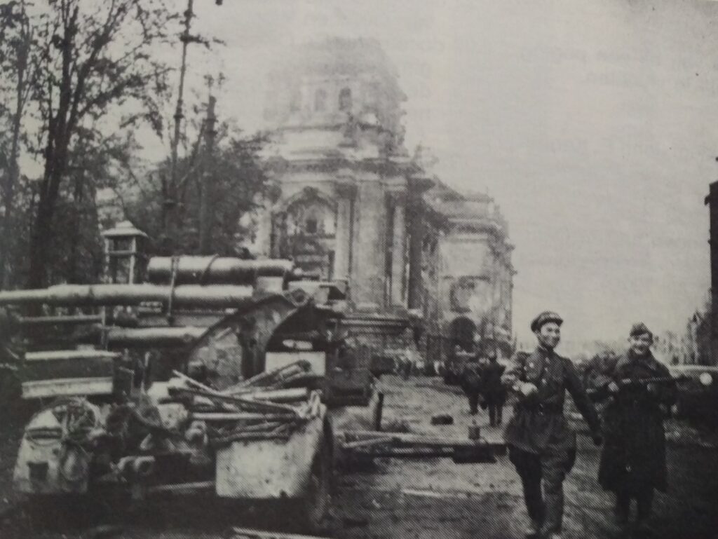 Reichstag-1945