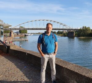 Erwin Jacobs in front of Arnhem bridge
