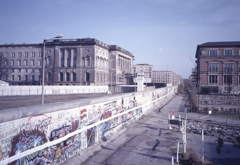 Niederkirchnerstraße East and West